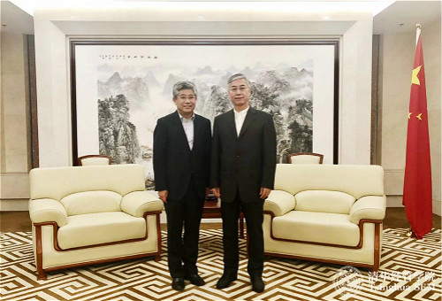 1542789888430030170.jpg 02邱大使与白院长_meitu_9.jpg