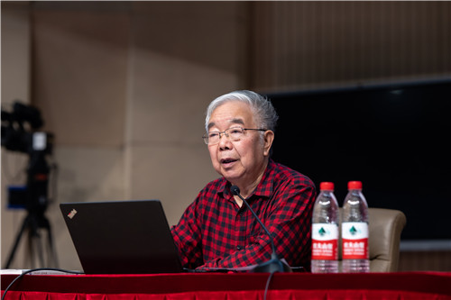 1631840022473080474.jpg 陈章武老师讲党课.jpg