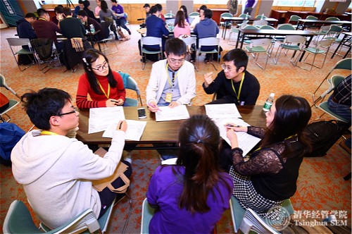 1510302525310088503.jpg 同学们组队交流.jpg